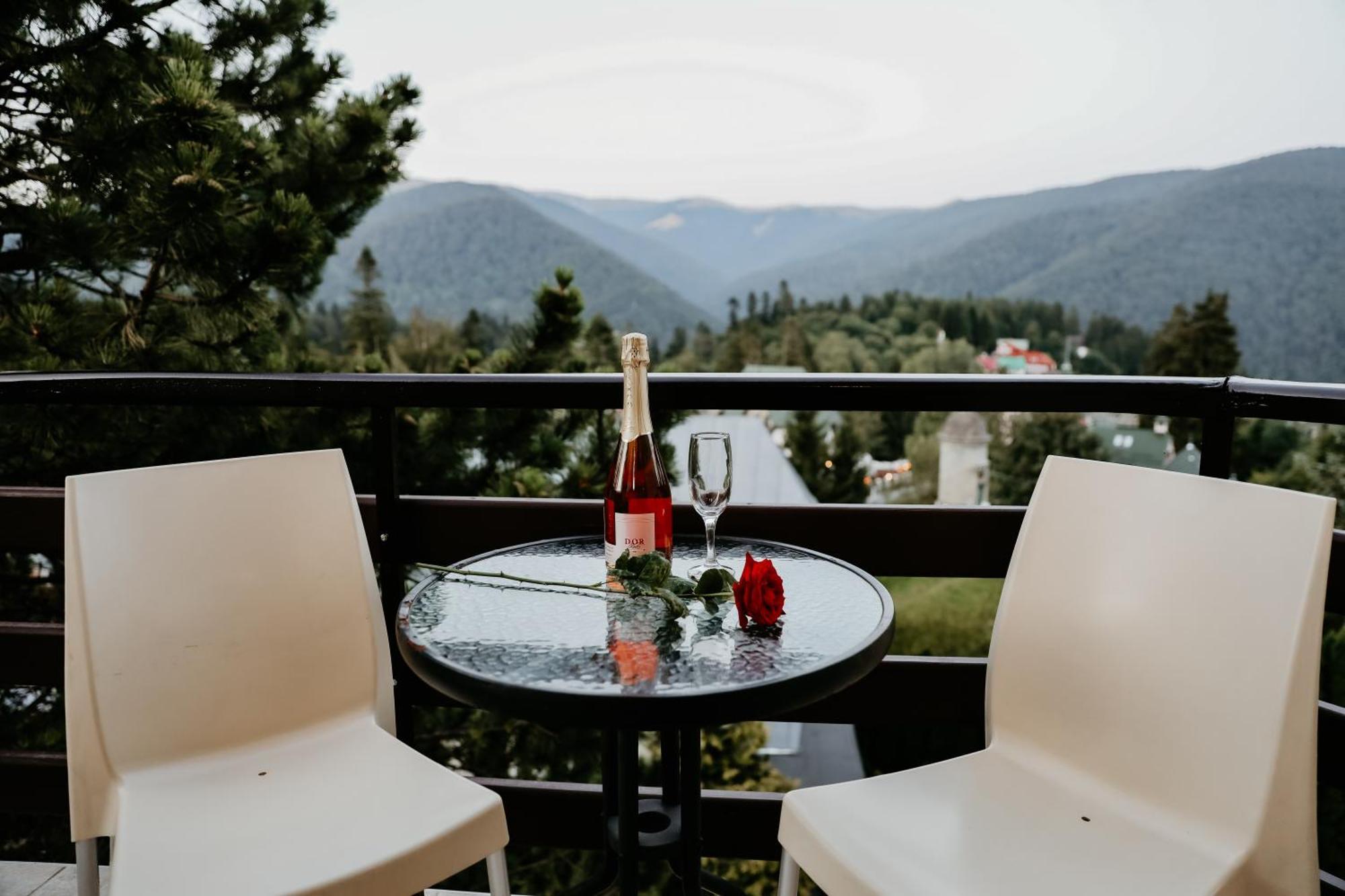 Hotel Marea Neagra Sinaia Exteriör bild