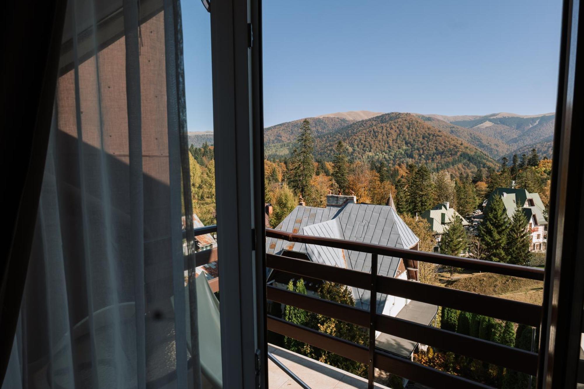 Hotel Marea Neagra Sinaia Exteriör bild