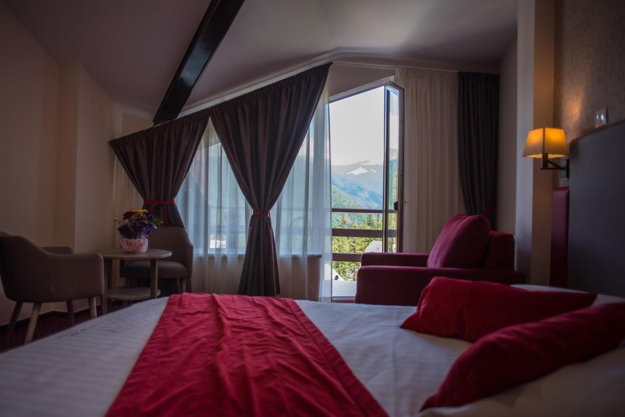 Hotel Marea Neagra Sinaia Exteriör bild